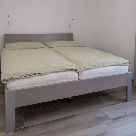 Zurschmitten 16 1- Ug Sued By Interhome شقة *